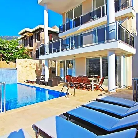 Sleeps 10 Pool Air Con Wifi كالكان