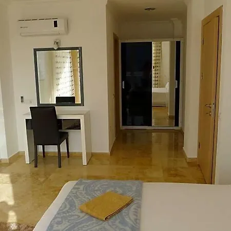 Sleeps 10 Pool Air Con Wifi Villa